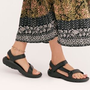 Teva Black Sandals with Adjustable Straps and Platform Sole NEW